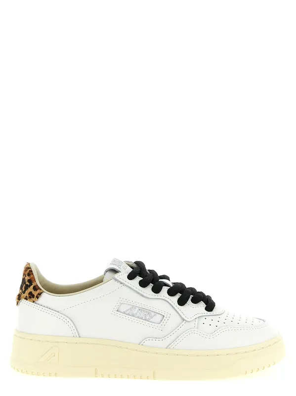 Medalist Low Sneakers Brown - Autry