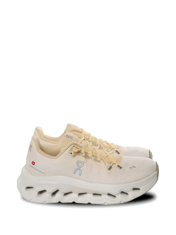 Cloudtilt Sneakers - On
