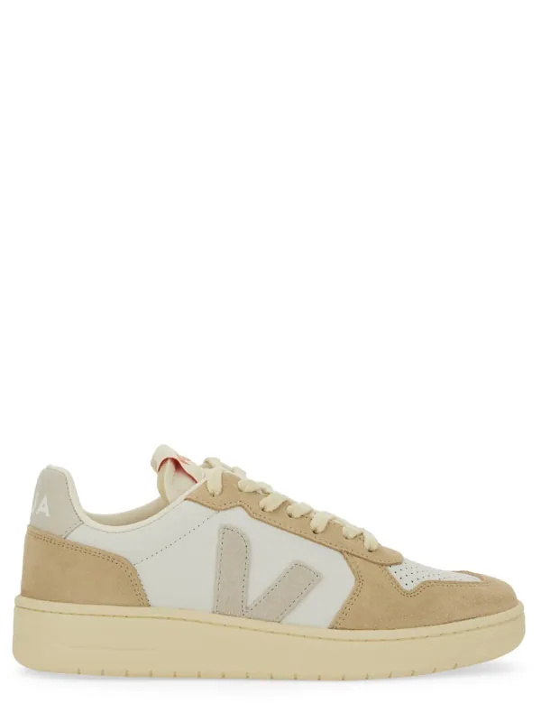 Sneaker "V-82"