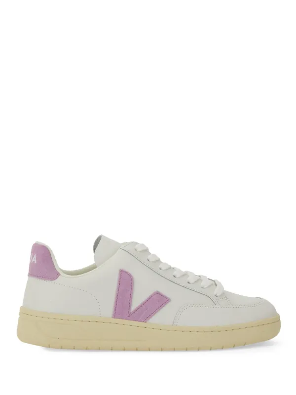 Sneaker "V-12"