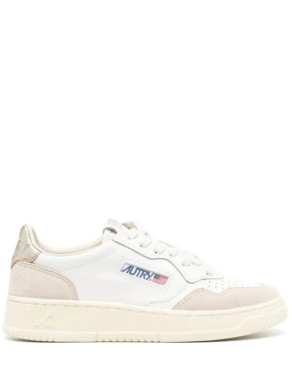 Medalist Low Sneakers In White And Gold Leather - Autry