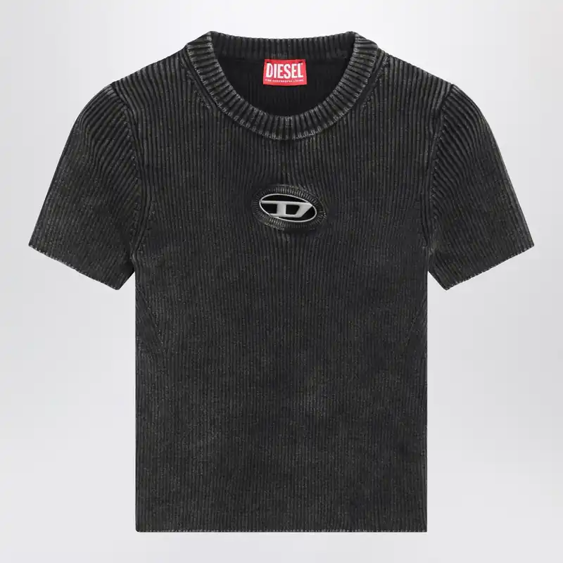 Cropped Washed Black T-Shirt With Metallic Oval D