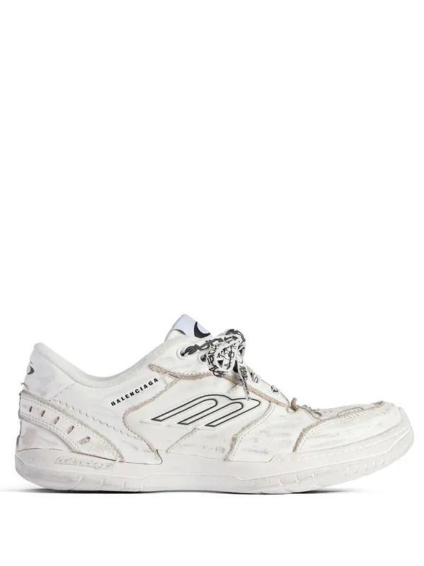 Hamptons Medium Worn-Out Sneaker In White