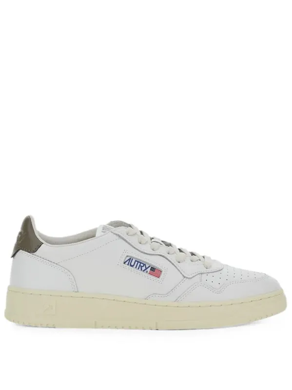 Medalist Low Sneakers In White And Chocolate Leather - Autry