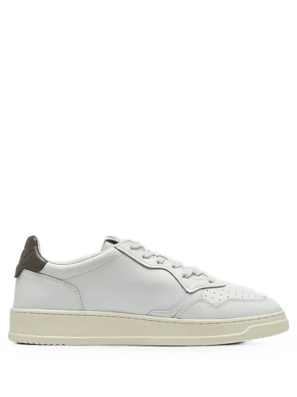 Medalist Low Sneakers In White And Chocolate Leather - Autry