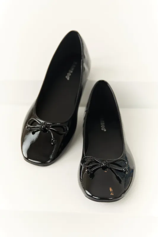 Black Faux Leather Bow Detail Slip On Flats - JP ORIGINAL CORP