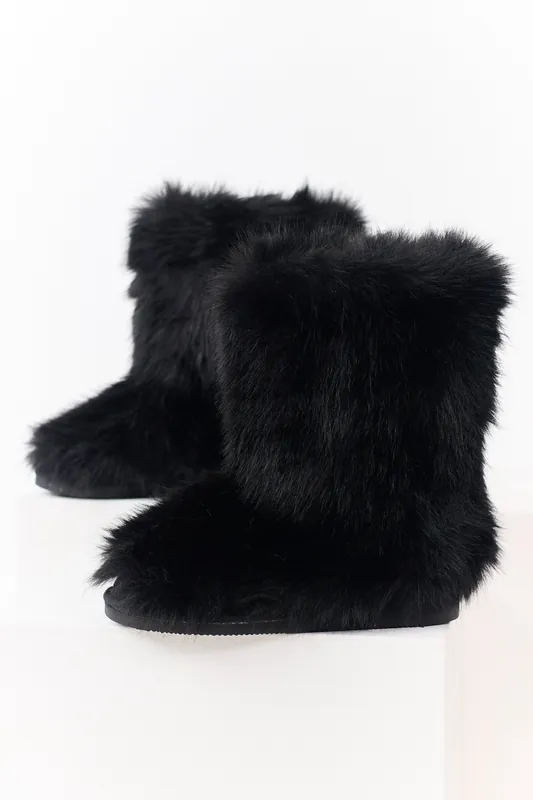 Black Faux Fur Rounded Toe Booties - JP ORIGINAL CORP