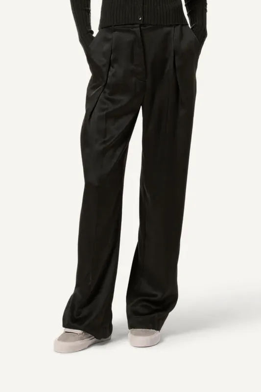 Emerson Pleated Silk Pant | Black - Sablyn