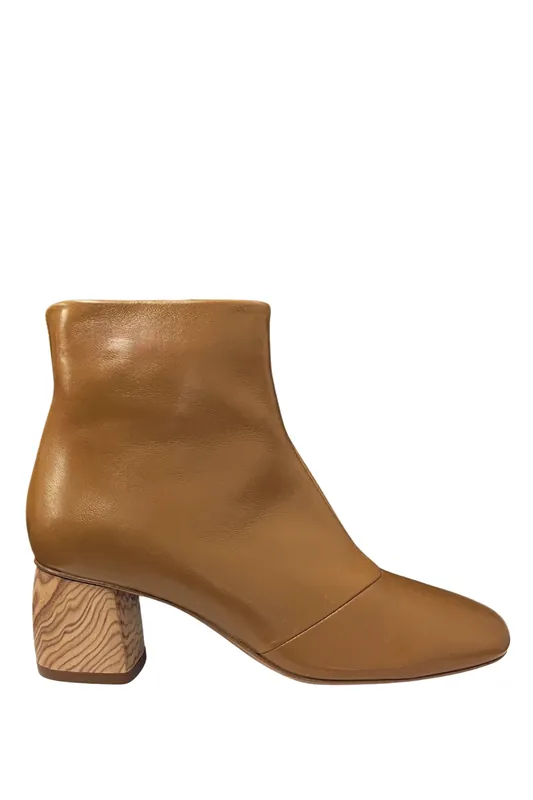 “My Alma” Nappa Leather Ankle Boot | Noisette - Forte Forte