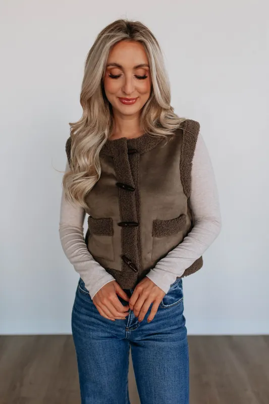 Chaya Sherpa Vest - Sunday Edition