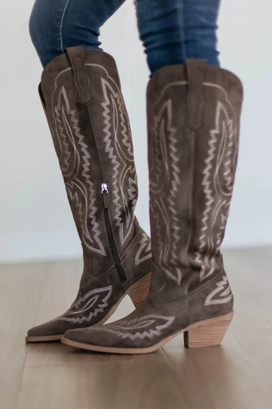 Coasting Through Cowgirl Boots - Miim