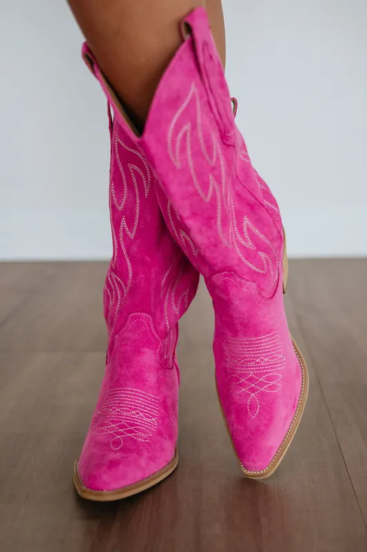 Knock Out Cowgirl Boots - Miim