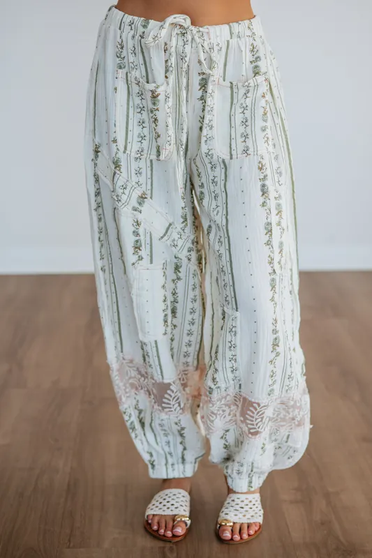Lela Floral Pants - POL Clothing