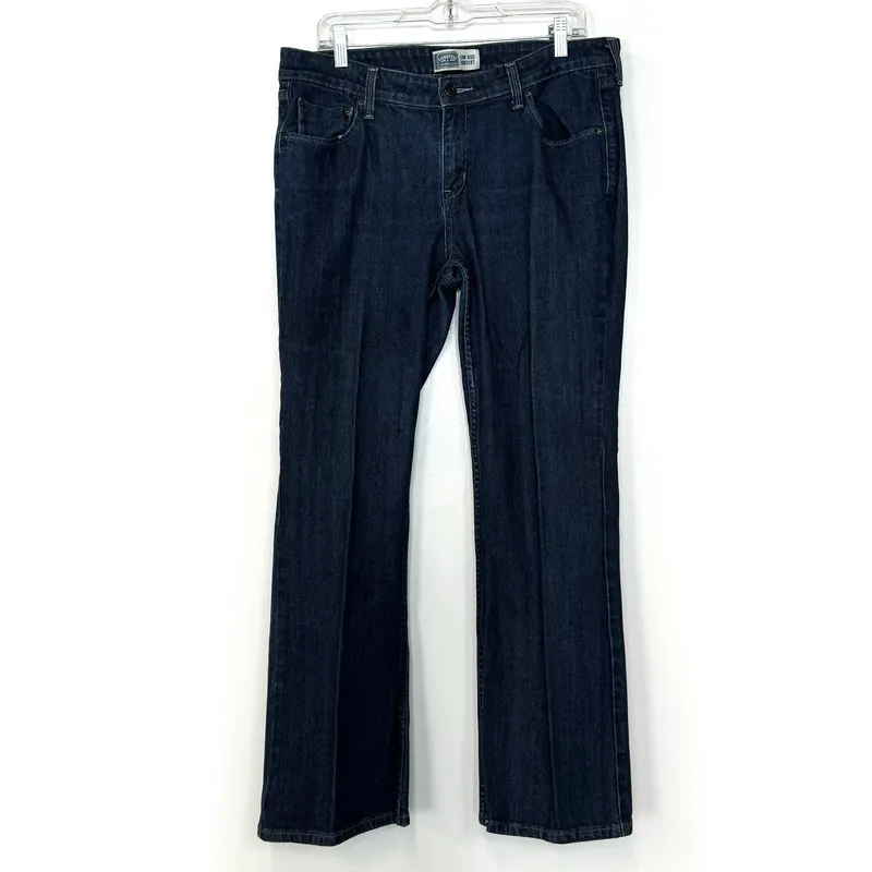 Levi Strauss Signature Low Rise Bootcut Denim Jeans – Pre-Owned Comfort for Women – Color: Blue – Size: 14 Medium