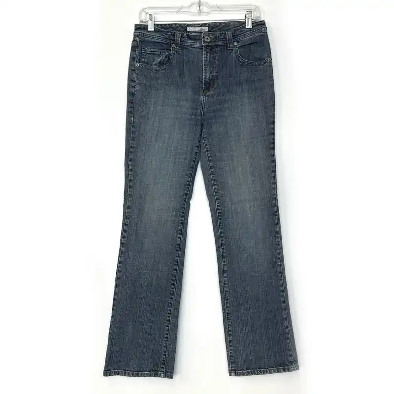 Chicos Platinum Women's Classic Wash Denim Jeans – Pre-Owned, Perfect for Everyday Wear – Available in Blue – Size 0 Regular