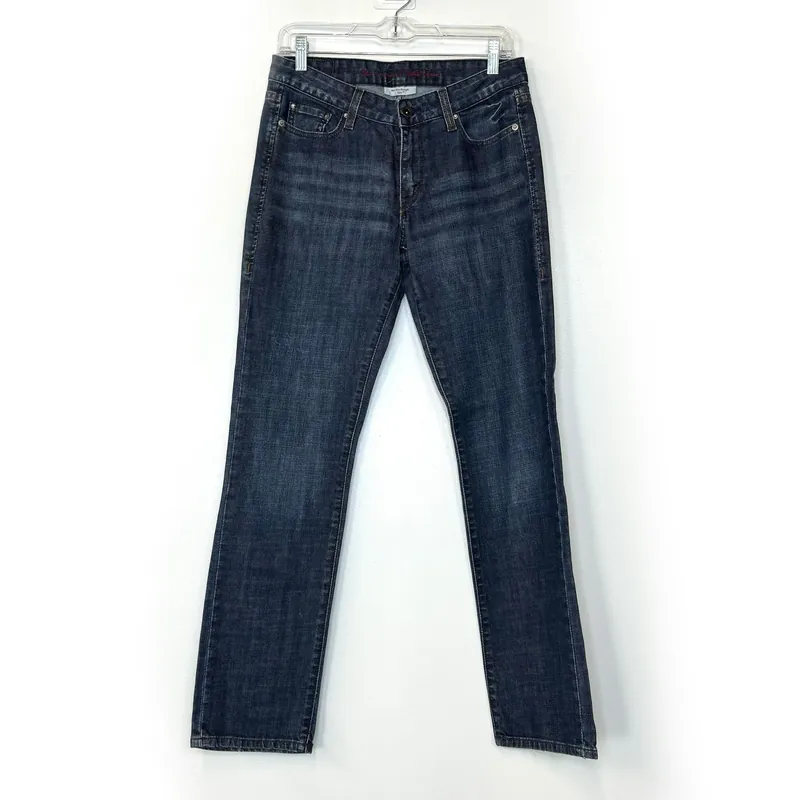 Levi Strauss Womens 552 Mid-Rise Straight Jeans – Comfortable Fit for Everyday Wear – Perfect for Women – Available in Blue, Size 6/28