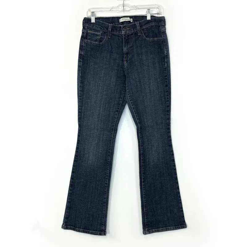 Levi Strauss Womens 515 Bootcut Jeans – Comfortable Fit for Everyday Wear – Size 8M – Color: Blue