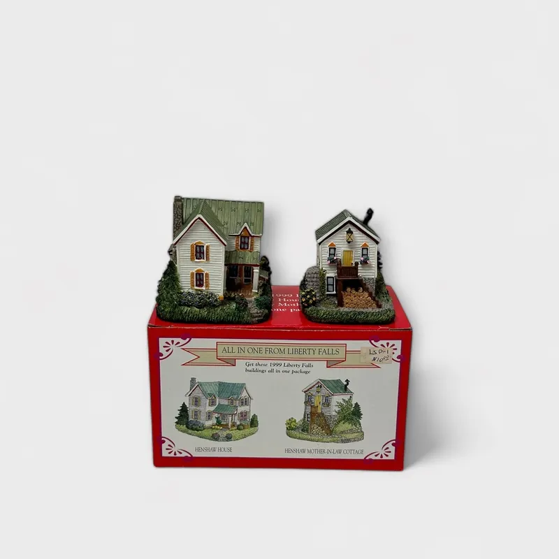 Liberty Falls Americana Collection - Henshaw House & Mother-in-Law Cottage - Collectible Miniatures