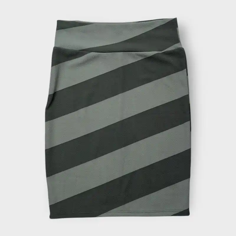 LuLaRoe Cassie Pencil Skirt - Gray Striped Pattern - Size M (8-10) - NWT