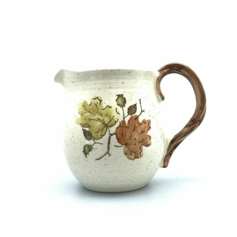Exquisite Metlox Poppytrail WOODLAND Gold 1QT Pitcher Oak Leaf Pattern