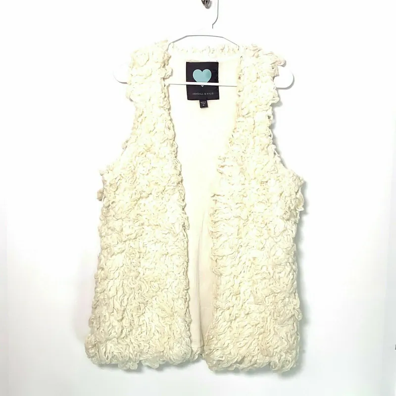Kendall & Kylie Womens Size M White Faux Wool Shag Vest - Kendall And Kylie