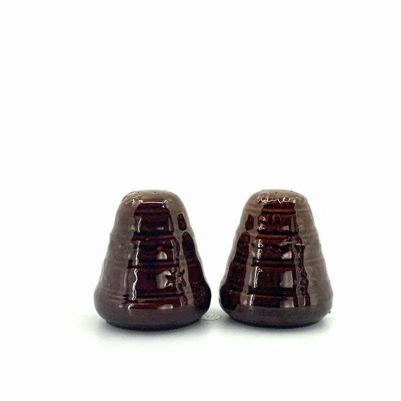 Vintage Marcrest Beehive Daisy Stoneware Salt & Pepper Shakers Set - Monmouth/Marcrest/Western SW