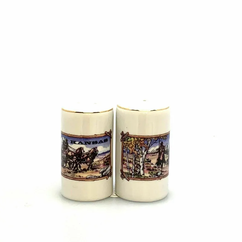 Vintage State of Kansas Souvenir Salt And Pepper Shakers Set Ceramic - Unmarked