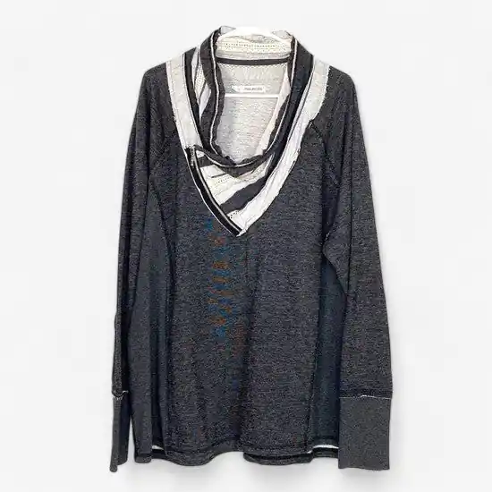 Maurices Women's Size 3 Gray Bohemian Long Sleeve Sweater