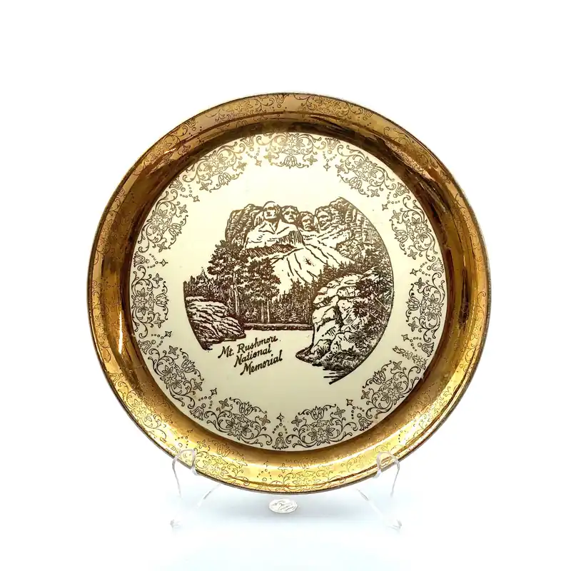 Vintage State Souvenir Plate “Mt. Rushmore National Memorial” Collectible, White - 10.25”