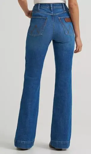 Wrangler Retro® Ladies' Medium Wash Bailey HR Trouser Jeans in Mina