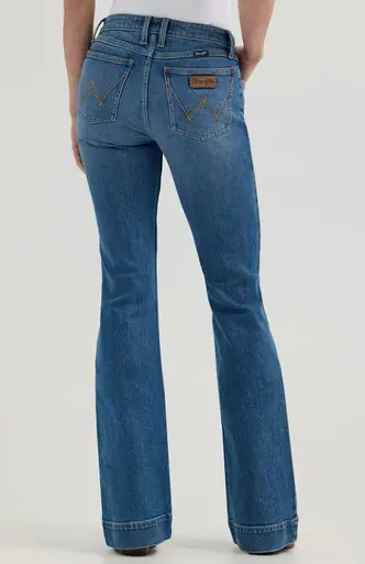 SALE Wrangler Retro® Ladies' Mae Wide Leg Trouser Jeans in Allison - Sale Barn