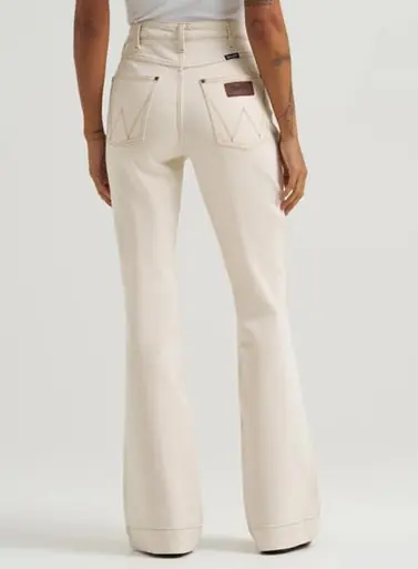 Wrangler Retro® Ladies' Ivory Bailey HR Colorwash Trouser Jeans in Allie