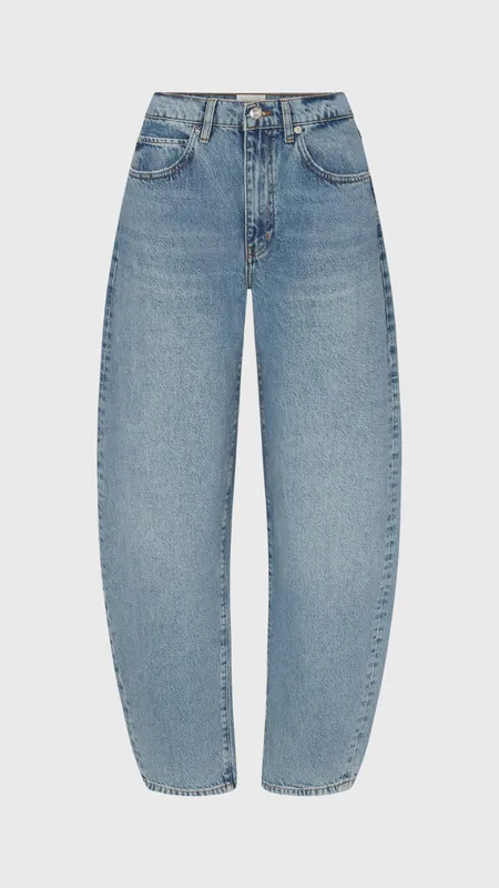 Frame Low Slung Barrel Jean in Dollhouse