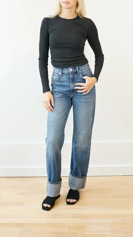Agolde Delphi Slim Tee in Katniss