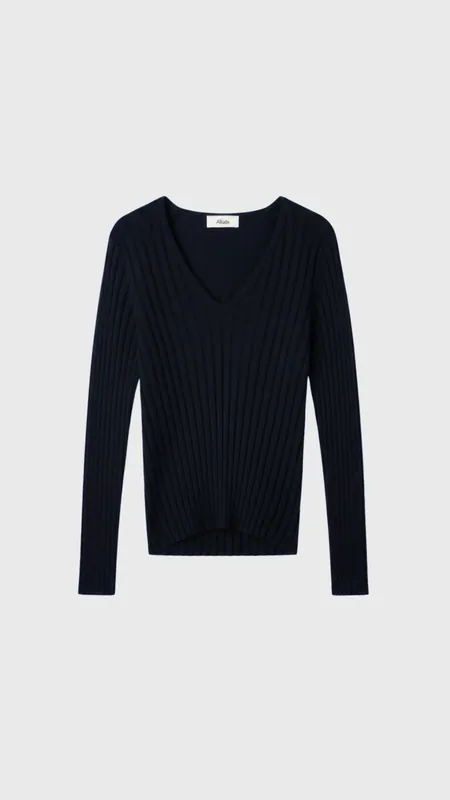 Allude V Neck Sweater in Navy