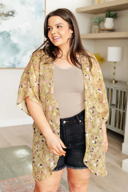 Go Anywhere Floral Kimono - Center & Main