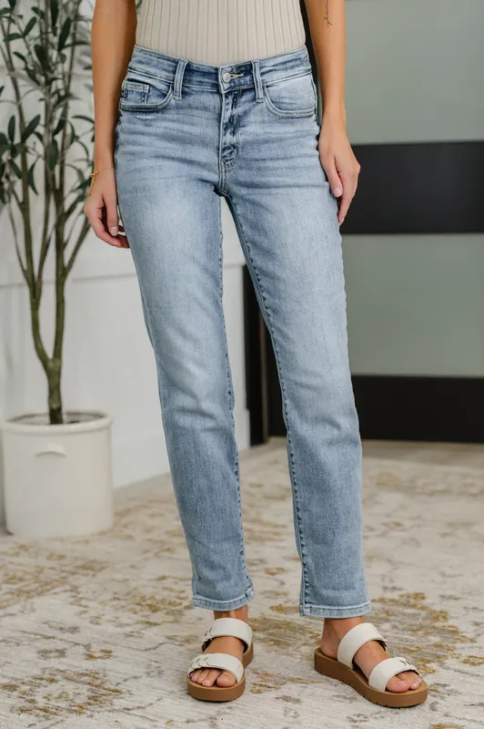 Mallory Mid Rise Bleach Wash Boyfriend Jeans - Judy Blue