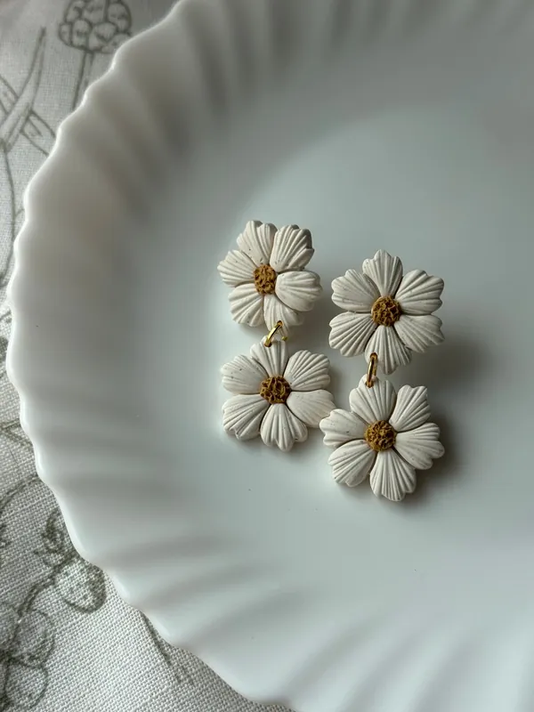 White Flowers Dangle - Shop Something Earthy