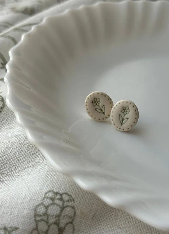 Dainty Flower Studs - Shop Something Earthy