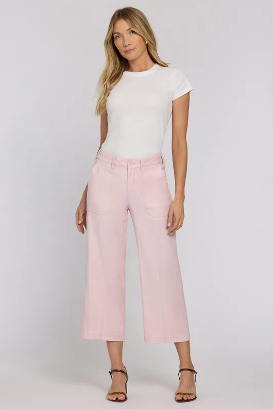 Wide Leg Cargo Capri Pants In Petite - Light Lilac